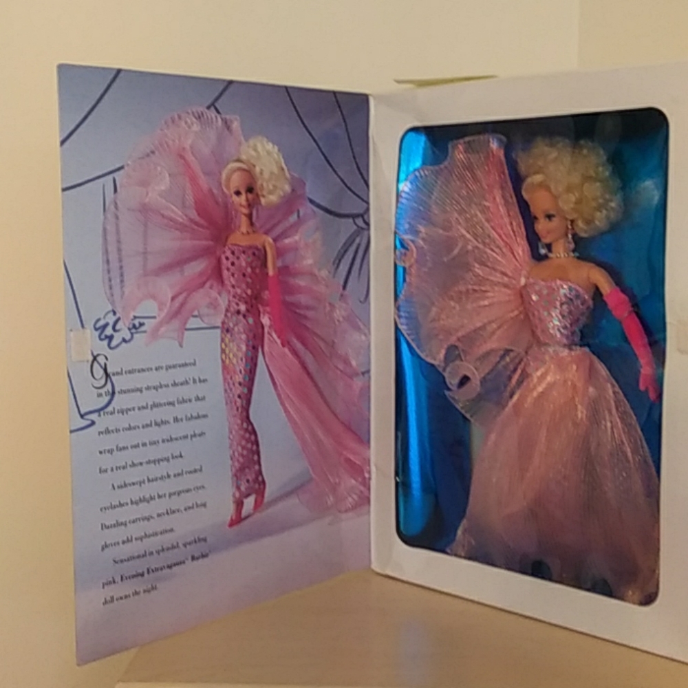 Evening Extravaganza Barbie Classique Collection - Picture 4 of 8